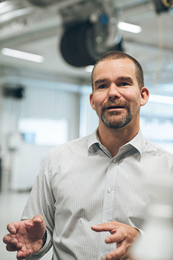 Bild: Andreas Forslund, fordonsteknisk expert och Solutions Manager inom mobilitetslösningar på MEKO.